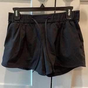Womens lululemon size 6 shorts